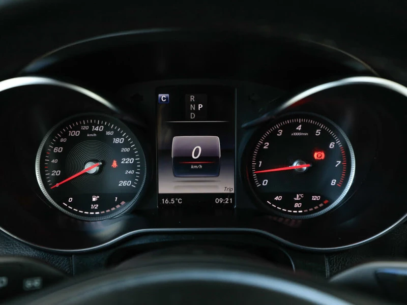 Mercedes-Benz GLC 300 4MATIC CAM* BLINDSPOT* KEYLESS* ПОДГРЕВ* PANO* , снимка 17 - Автомобили и джипове - 52611196