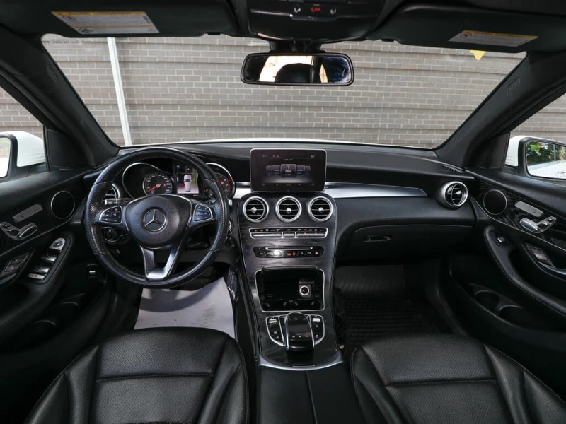 Mercedes-Benz GLC 300 4MATIC CAM* BLINDSPOT* KEYLESS* ПОДГРЕВ* PANO* , снимка 7 - Автомобили и джипове - 52611196