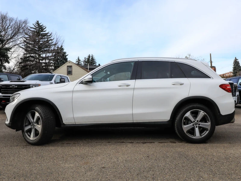 Mercedes-Benz GLC 300 4MATIC CAM* BLINDSPOT* KEYLESS* ПОДГРЕВ* PANO* , снимка 3 - Автомобили и джипове - 52611196
