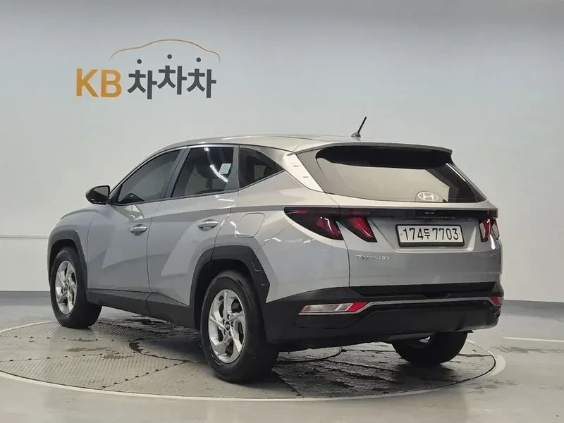 Hyundai Tucson 2.0 4WD , снимка 2 - Автомобили и джипове - 56161185
