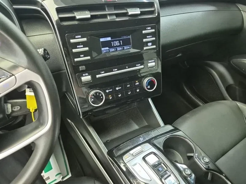 Hyundai Tucson 2.0 4WD , снимка 10 - Автомобили и джипове - 56161185