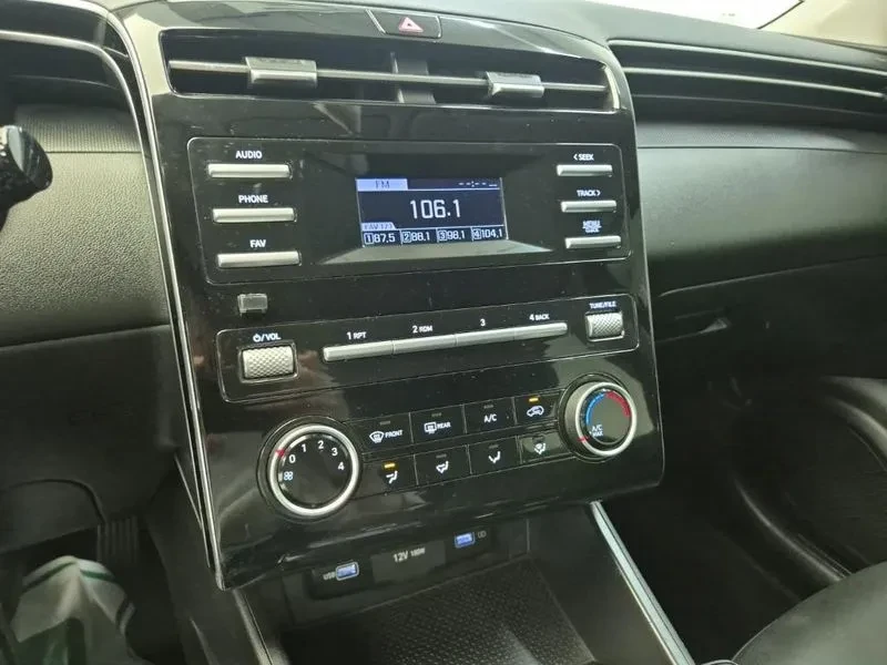 Hyundai Tucson 2.0 4WD , снимка 14 - Автомобили и джипове - 56161185