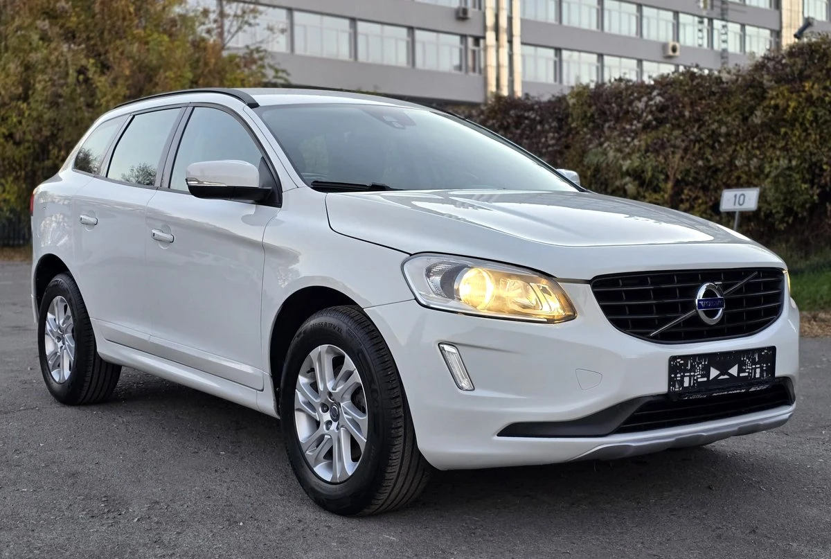 Volvo XC60 2.0 D4 FaceLift Automatic Summum - изображение 2