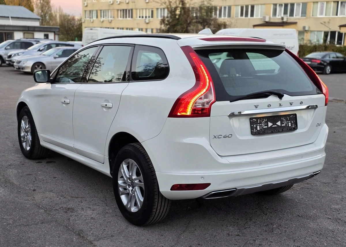 Volvo XC60 2.0 D4 FaceLift Automatic Summum - изображение 4