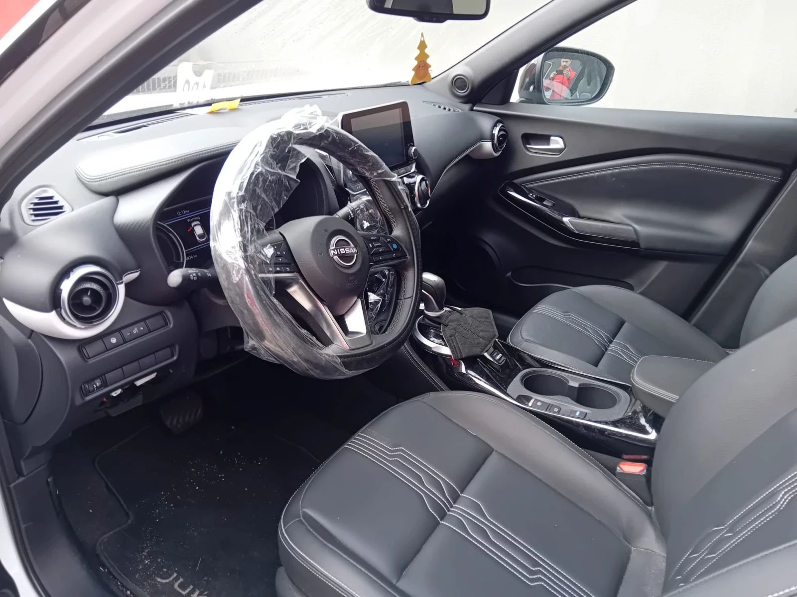 Nissan Juke 1.6 Hybrid 143к.с Tekna  - изображение 5