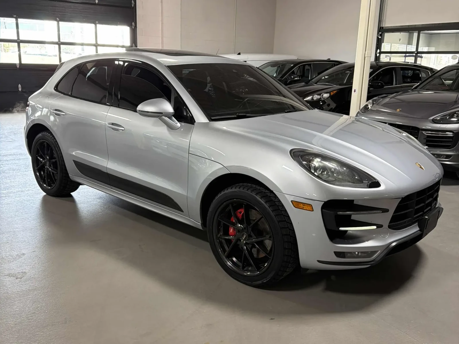 Porsche Macan Turbo * * CARFAX * * АВТО КРЕДИТ * * , снимка 2 - Автомобили и джипове - 53864864