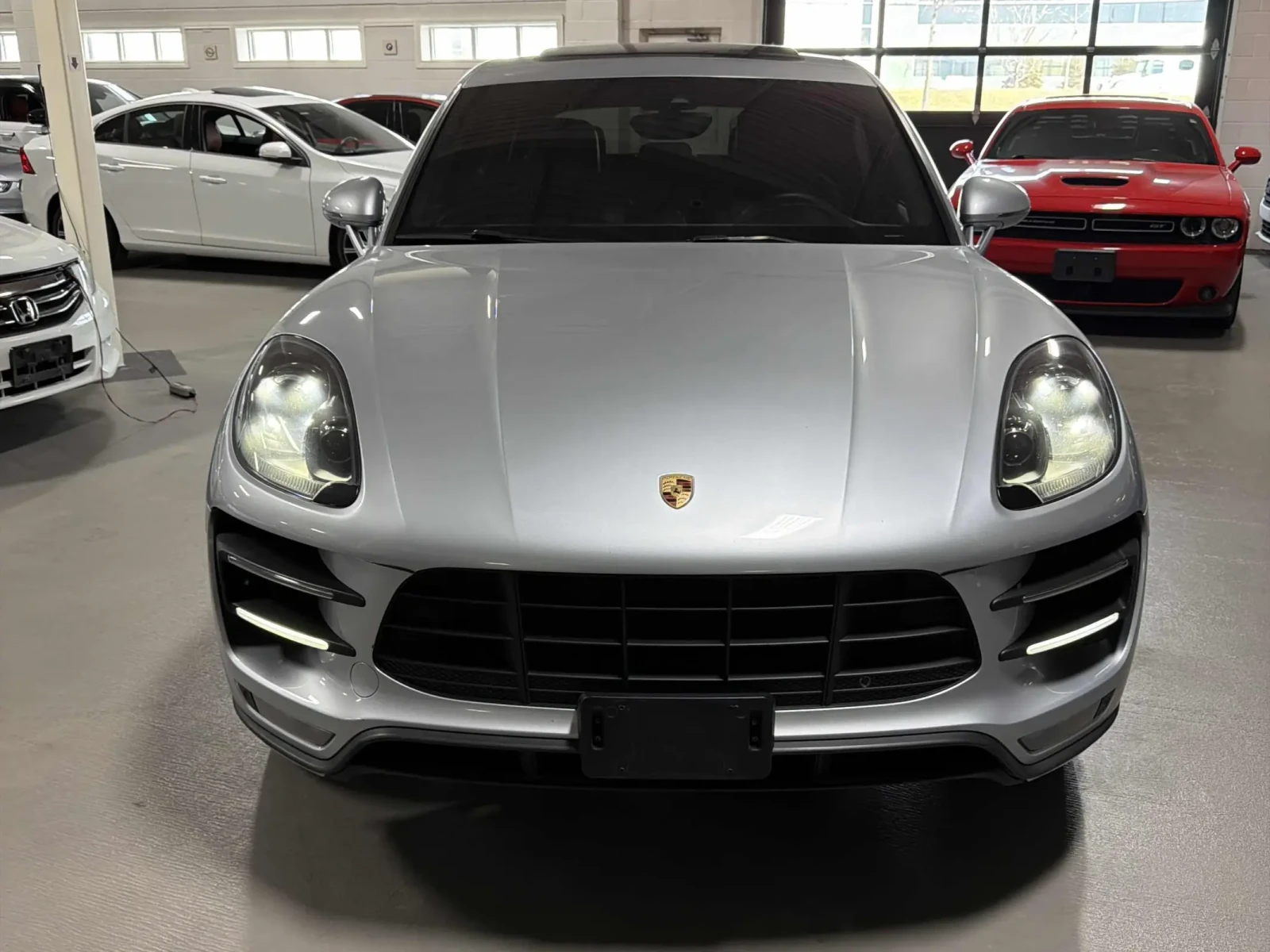 Porsche Macan Turbo * * CARFAX * * АВТО КРЕДИТ * * , снимка 3 - Автомобили и джипове - 53864864