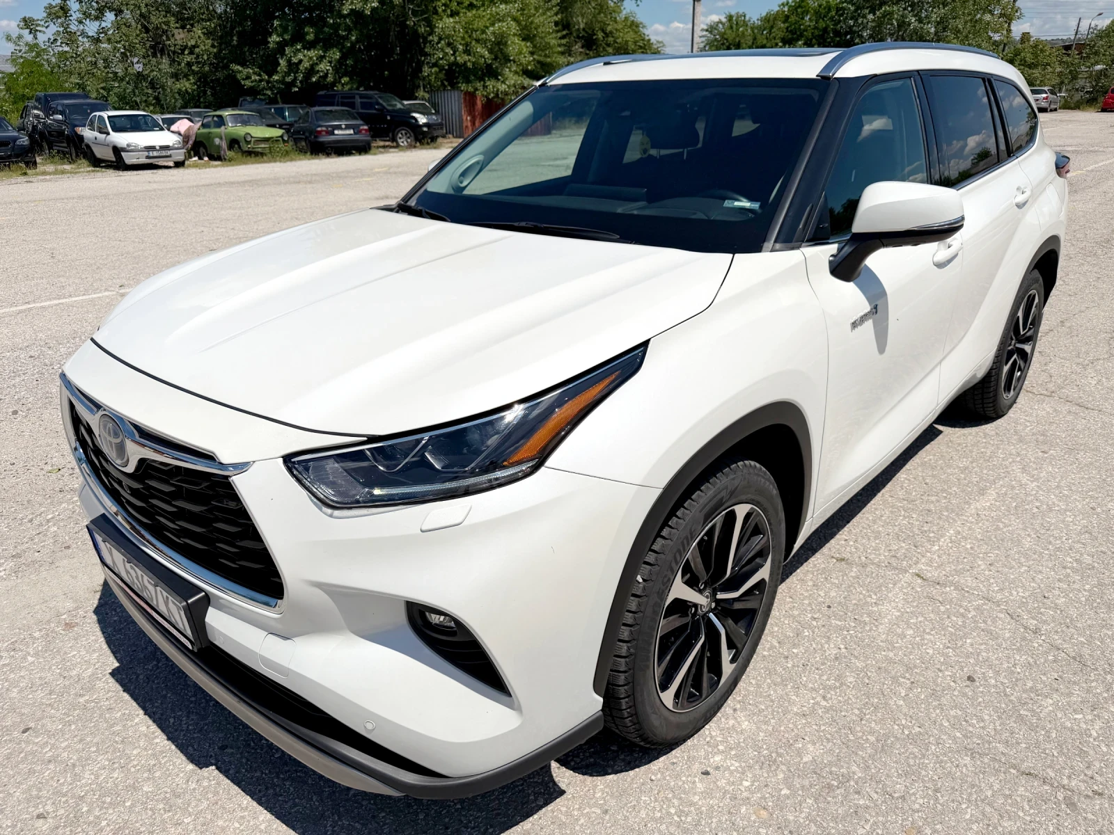 Toyota Highlander 2.5 Hybrid AWD-i Luxury, снимка 4 - Автомобили и джипове - 54423715