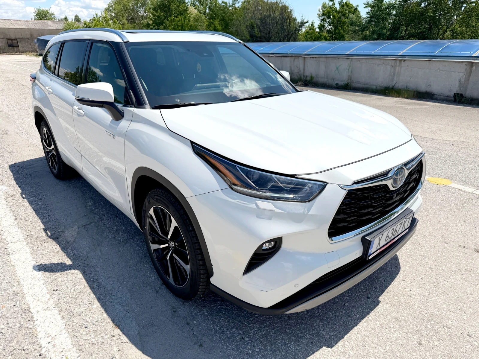 Toyota Highlander 2.5 Hybrid AWD-i Luxury, снимка 2 - Автомобили и джипове - 54423715