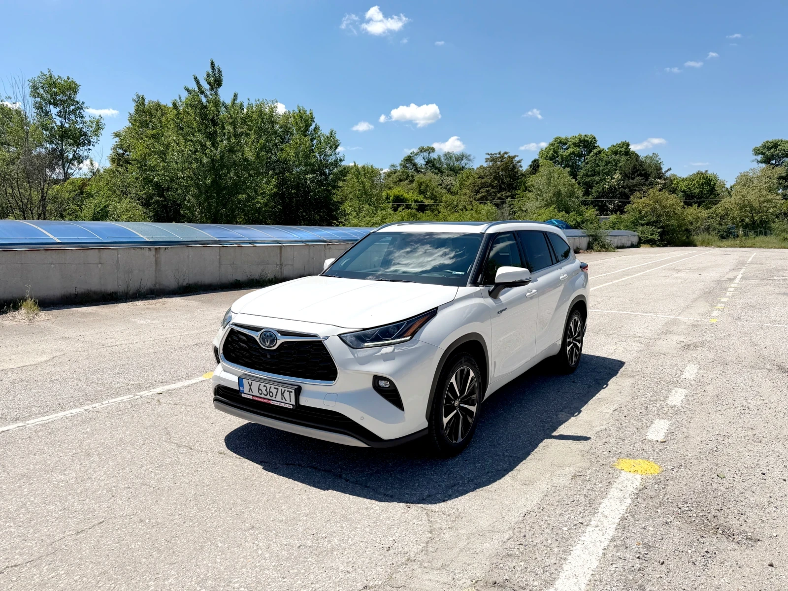 Toyota Highlander 2.5 Hybrid AWD-i Luxury, снимка 3 - Автомобили и джипове - 54423715