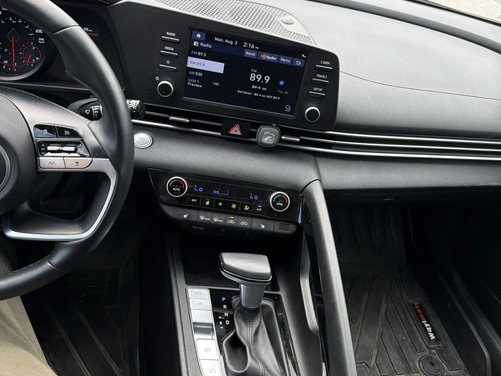 Hyundai Elantra | 31K KM ВЪЗМОЖНОСТ ЗА НАМАЛЯНЕ НА ЦЕНАТА CARFAX, снимка 9 - Автомобили и джипове - 55471469