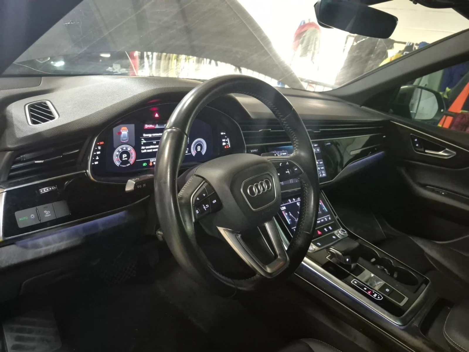 Audi Q8 PROGRESSIV* QUATTRO* ПОДГРЕВ* ОБДУХВАНЕ* ПАНО* , снимка 9 - Автомобили и джипове - 55511322