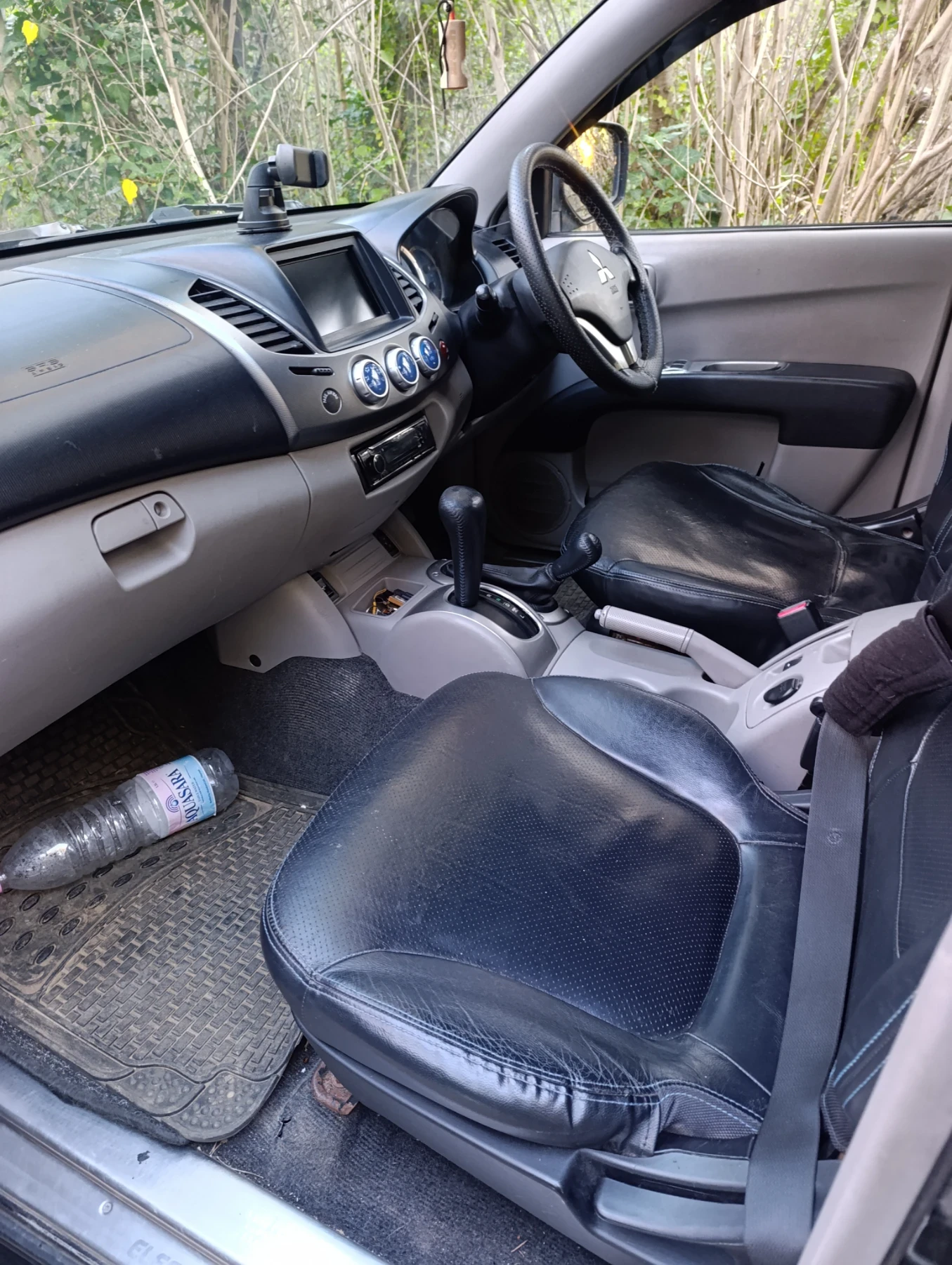 Mitsubishi L200, снимка 8 - Автомобили и джипове - 55873651