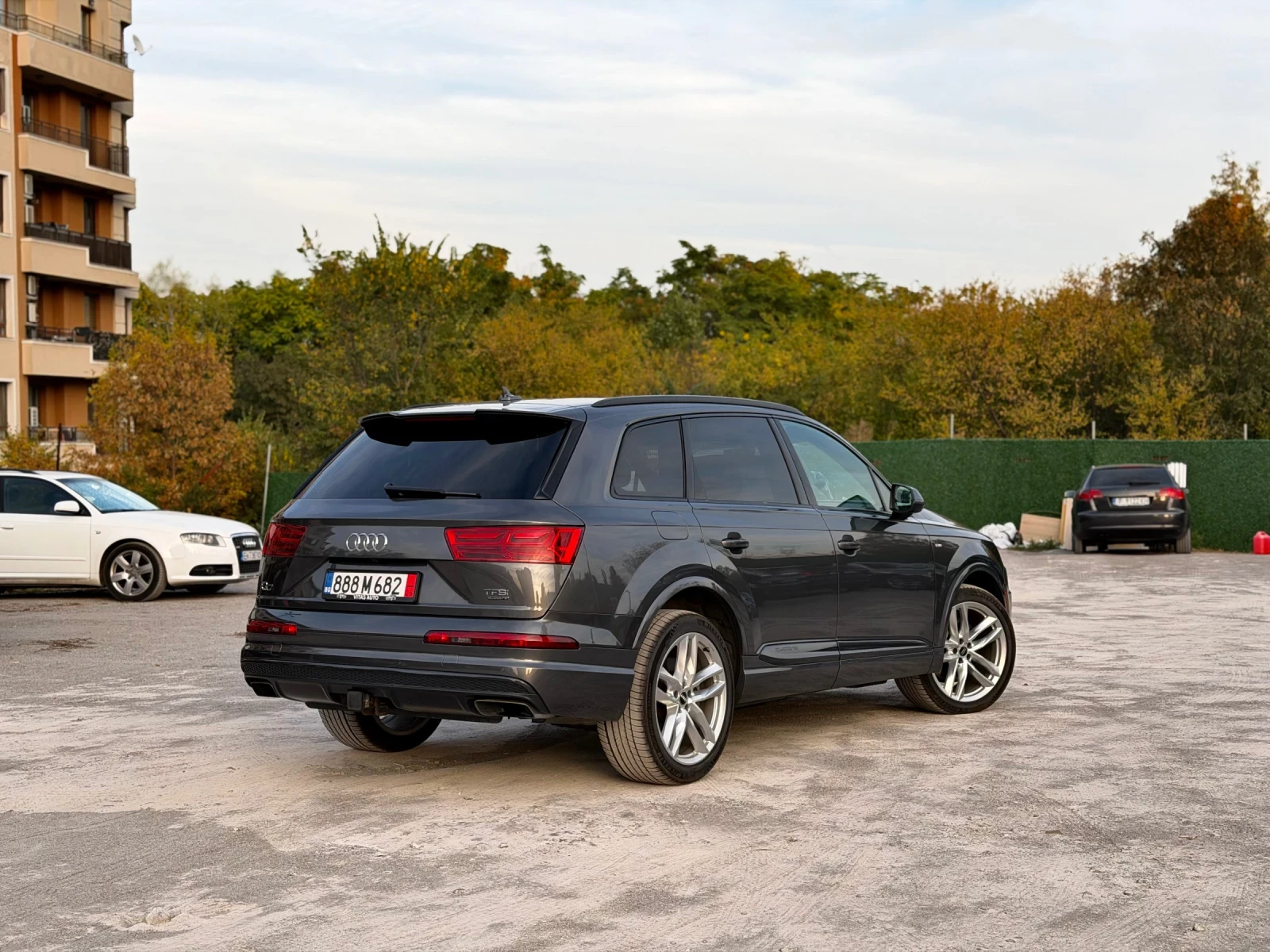 Audi Q7, снимка 4 - Автомобили и джипове - 56405032