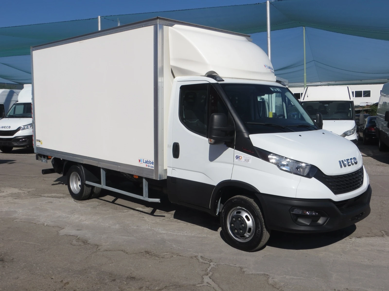 Iveco Daily 35C16 3, 0 ФУРГОН С ПАДАЩ БОРД - изображение 6