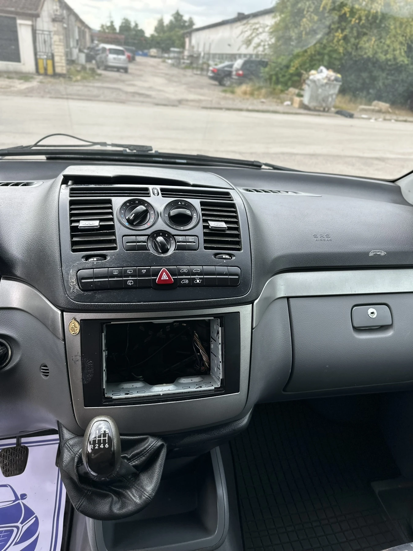 Mercedes-Benz Vito 2.2 CDI 150* 6-местен* , снимка 11 - Бусове и автобуси - 55256570