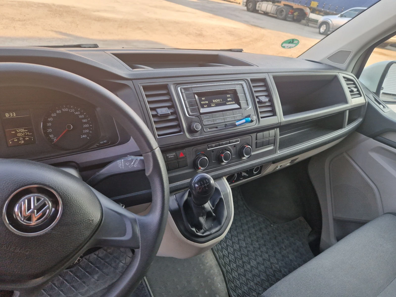 VW T6 Мултиван, снимка 7 - Бусове и автобуси - 56315471