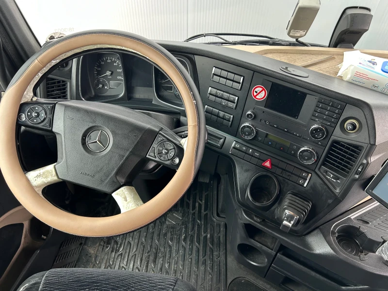 Mercedes-Benz Actros Actros Mega 1842, снимка 9 - Камиони - 52882542