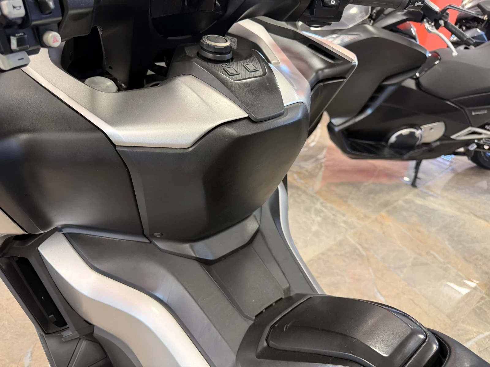 Honda Forza 750IE ABS TCS, снимка 13 - Мотоциклети и мототехника - 55852162