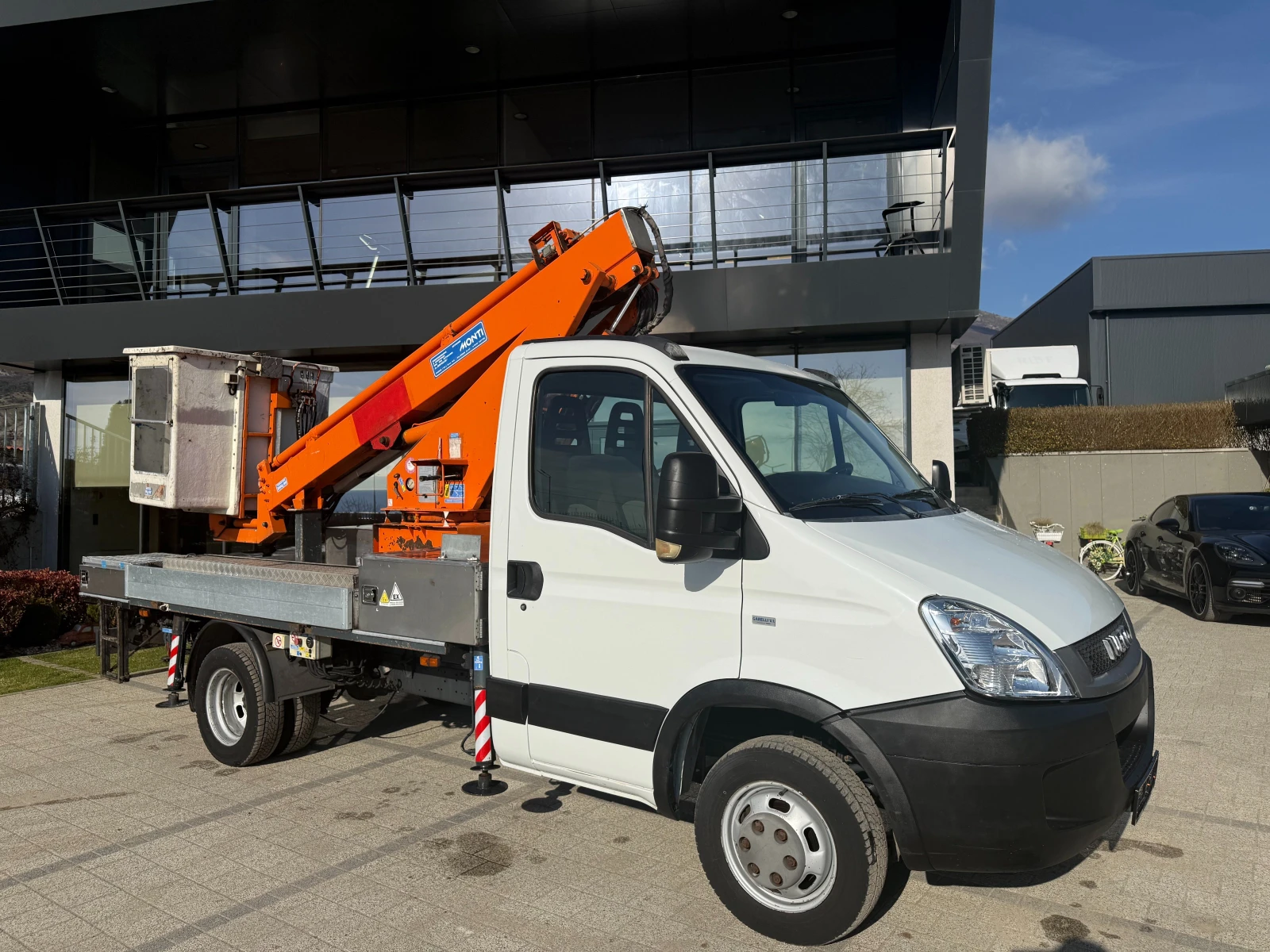 Автовишка Iveco Daily 35C13 до 3.5т. , снимка 6 - Индустриална техника - 53771275