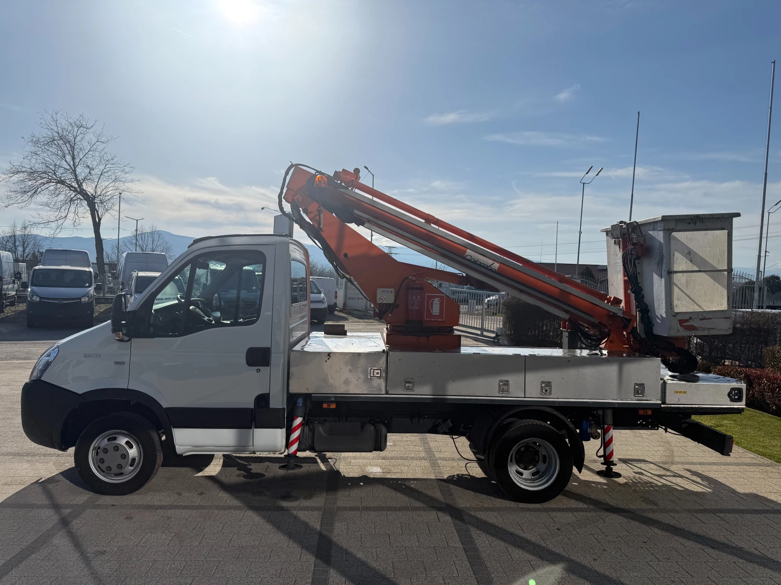 Автовишка Iveco Daily 35C13 до 3.5т. , снимка 8 - Индустриална техника - 53771275