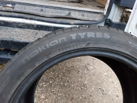 Гуми Зимни 275/40R19, снимка 5 - Гуми и джанти - 41115082