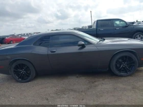 Dodge Challenger 3.6* V6* 8ZF* ПОДГРЕВ* КАМЕРА* КЕЙЛЕС* LANE* ASSIS - 12460 € / 24369.64 лв. - 36878955 5