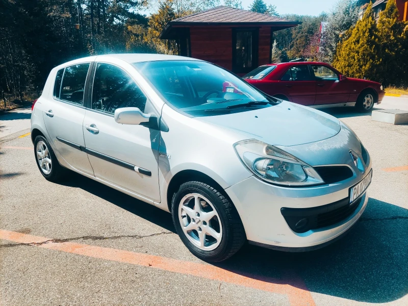 Renault Clio, снимка 2 - Автомобили и джипове - 47304974