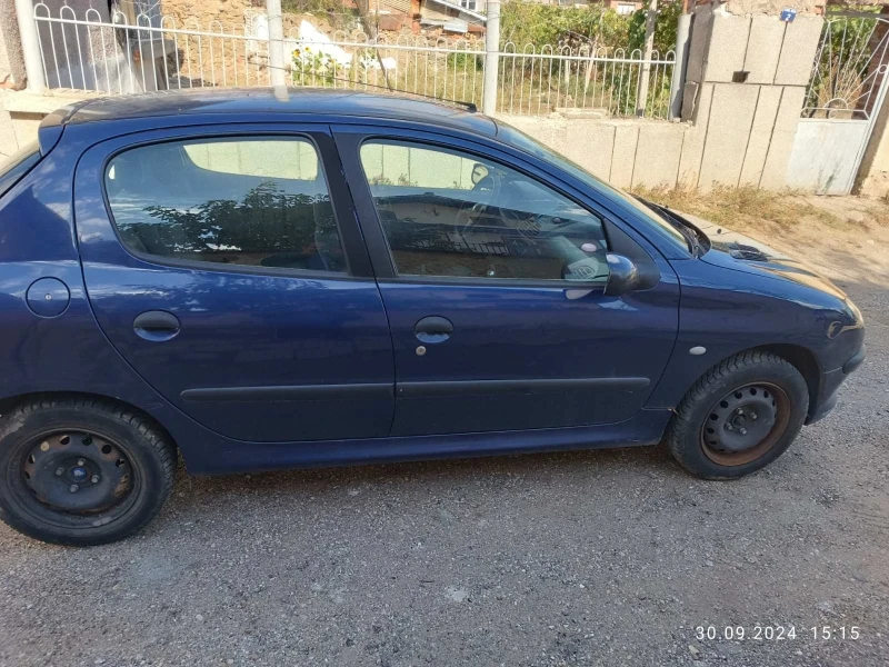 Peugeot 206 1.1i, снимка 3 - Автомобили и джипове - 47414283