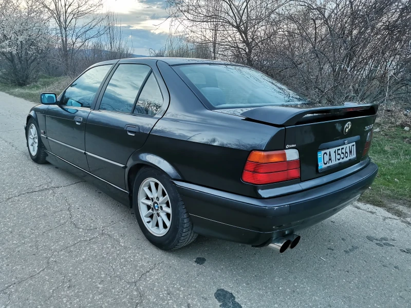 BMW 320 i без ванос, снимка 4 - Автомобили и джипове - 48246606