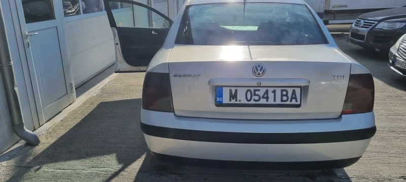 VW Passat 1.9 TDI, снимка 9 - Автомобили и джипове - 48430191