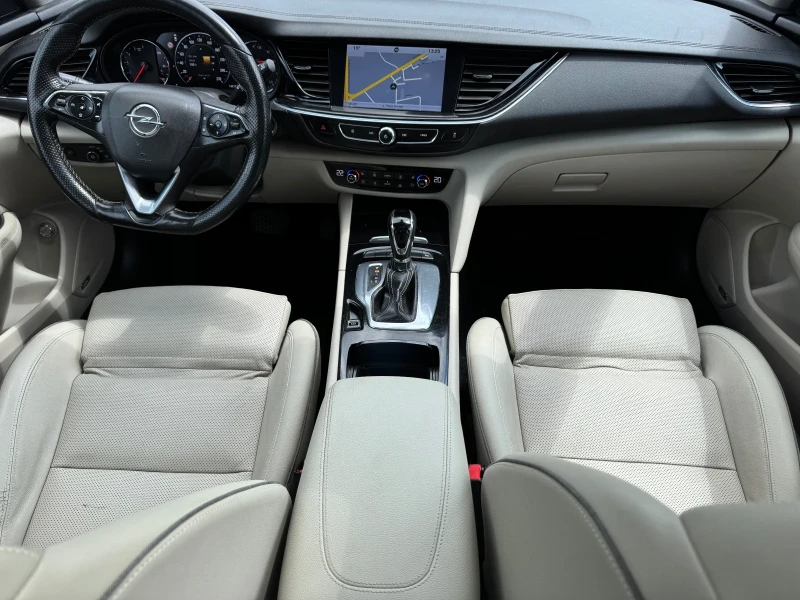 Opel Insignia ПАНОРАМА* ПОДГРЕВ* ОБДУХВАНЕ* КОЖА* МАСАЖ* , снимка 11 - Автомобили и джипове - 50288993