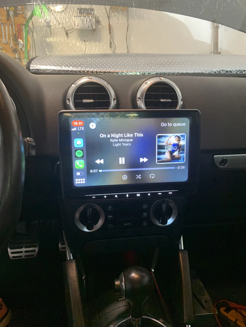 Audi Tt, снимка 8 - Автомобили и джипове - 51543644