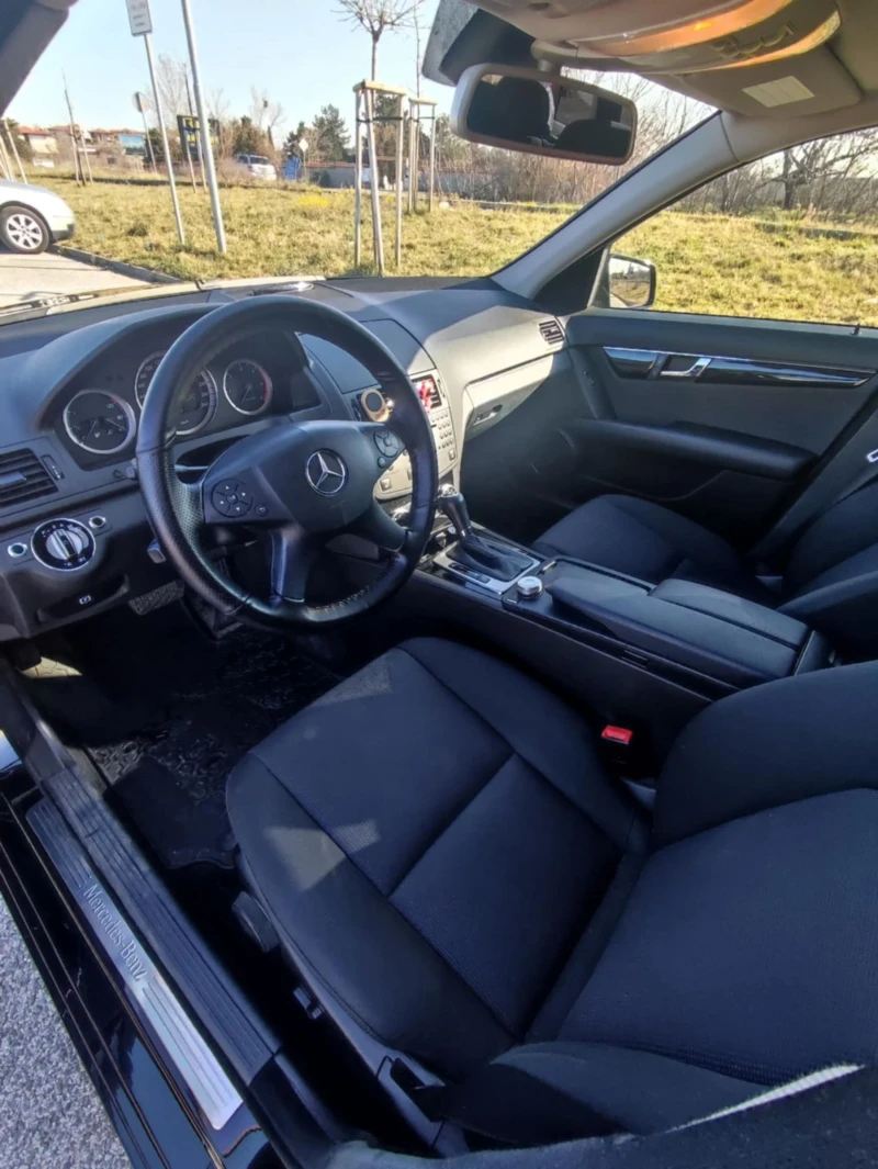 Mercedes-Benz C 220, снимка 8 - Автомобили и джипове - 51609917