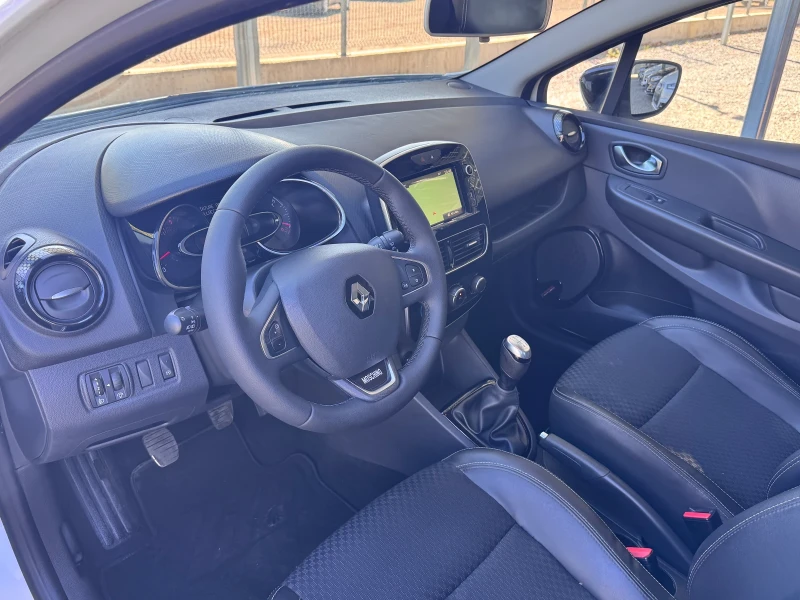 Renault Clio 1.5DCI 90кс* MOSCHINO* КАМЕРА* NAVI* КОЖА, снимка 12 - Автомобили и джипове - 51820876