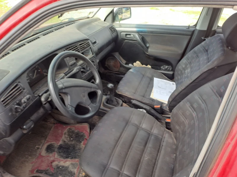 VW Golf 1.9 td, снимка 3 - Автомобили и джипове - 52550934