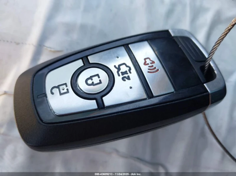 Ford Mustang Mach-E, снимка 9 - Автомобили и джипове - 52899641