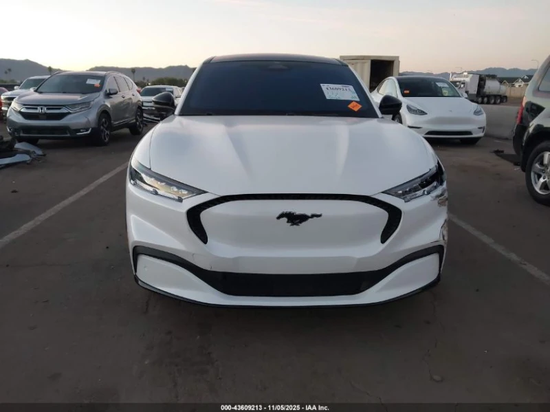 Ford Mustang Mach-E, снимка 10 - Автомобили и джипове - 52899641