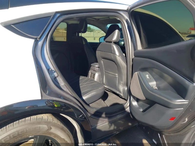 Ford Mustang Mach-E, снимка 6 - Автомобили и джипове - 52899641