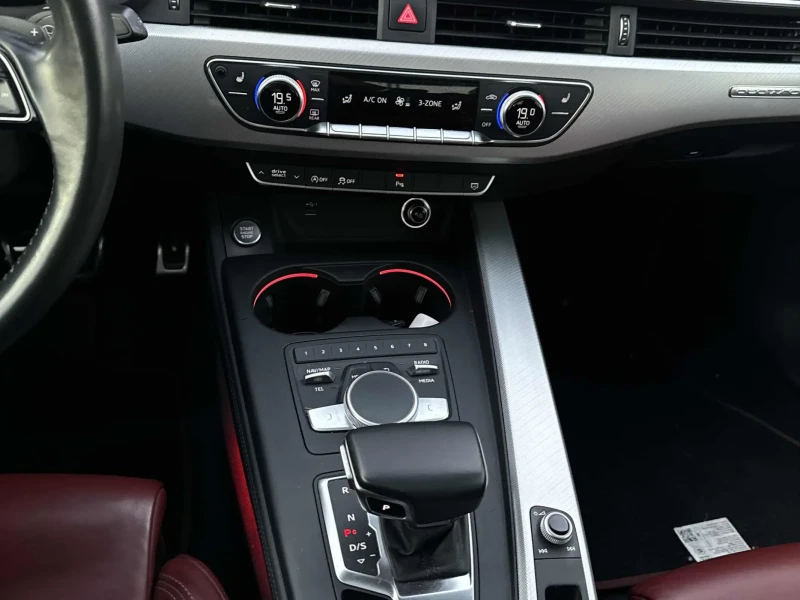 Audi A5 / Prestige 45 TFSI quattro / 360 / AMBIENT /CARFAX, снимка 13 - Автомобили и джипове - 53335373