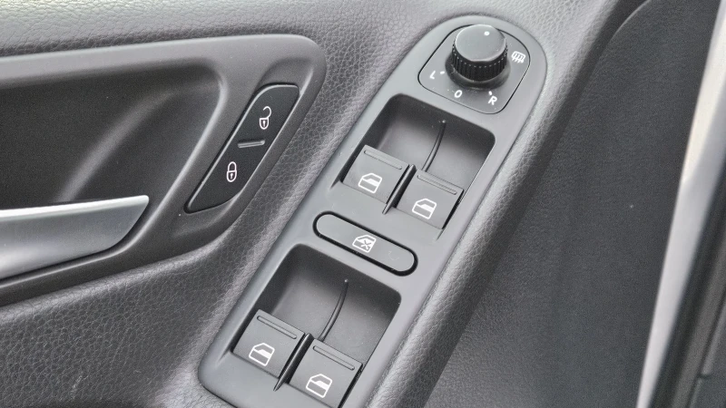 VW Golf, снимка 10 - Автомобили и джипове - 53396294