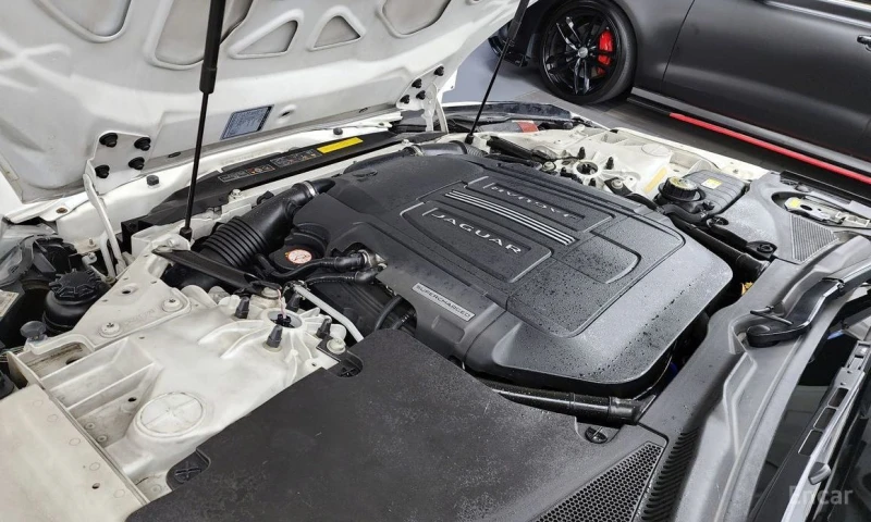Jaguar F-Type, снимка 6 - Автомобили и джипове - 53456069