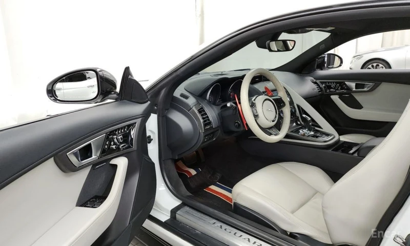 Jaguar F-Type, снимка 10 - Автомобили и джипове - 53456069