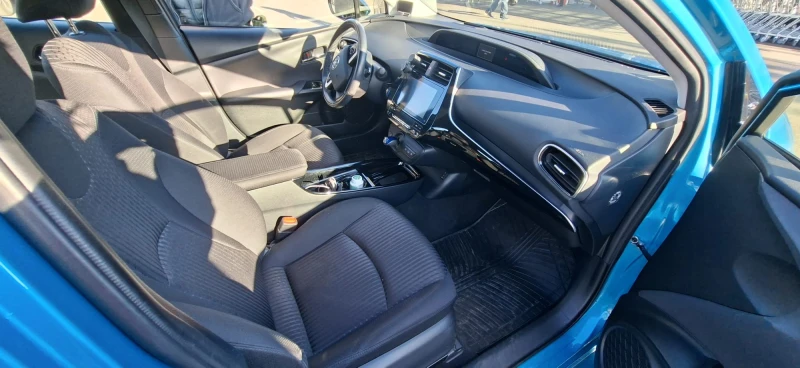 Toyota Prius Plug in Hibrid, снимка 6 - Автомобили и джипове - 53481621