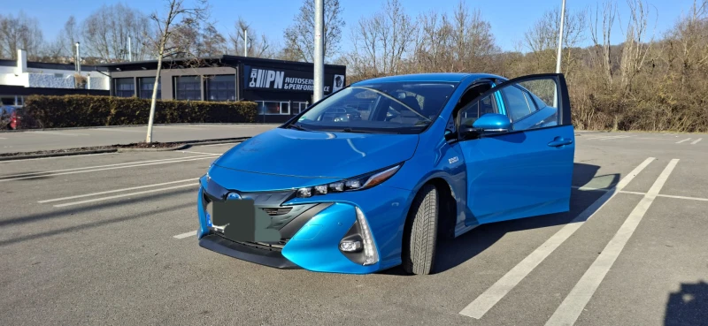 Toyota Prius Plug in Hibrid, снимка 8 - Автомобили и джипове - 53481621