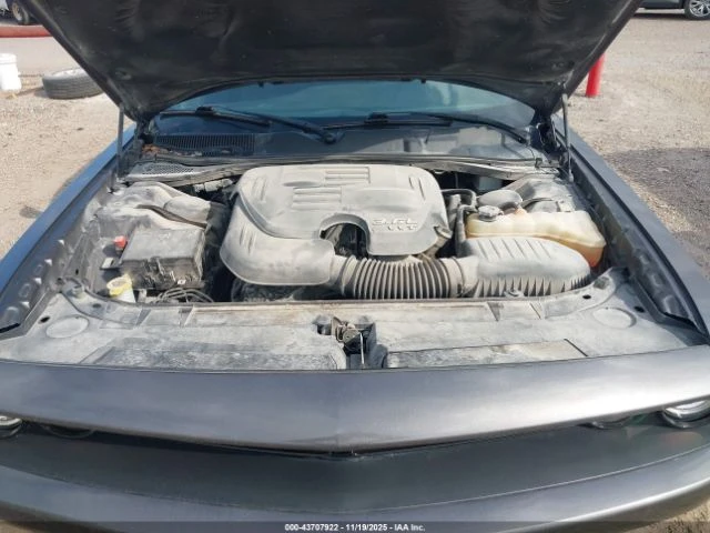 Dodge Challenger 3.6* V6* 8ZF* ПОДГРЕВ* КАМЕРА* КЕЙЛЕС* LANE* ASSIS, снимка 13 - Автомобили и джипове - 53303536