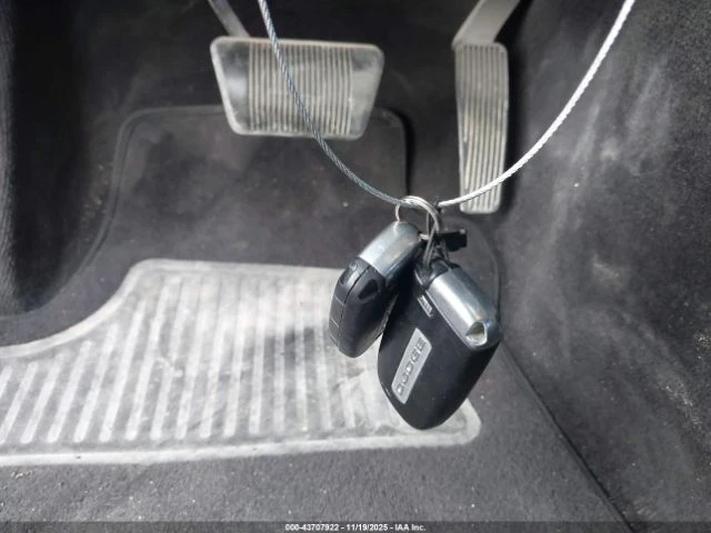 Dodge Challenger 3.6* V6* 8ZF* ПОДГРЕВ* КАМЕРА* КЕЙЛЕС* LANE* ASSIS, снимка 12 - Автомобили и джипове - 53303536