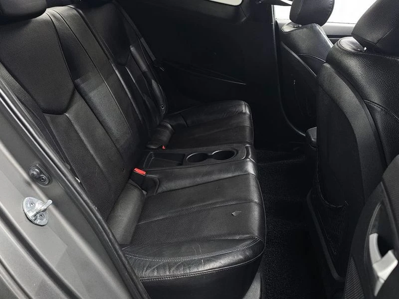 Hyundai Veloster  T-GDi Extreme| 201к.с.| ВКЛ.ТЕХНОТЕСТ, снимка 11 - Автомобили и джипове - 55430795