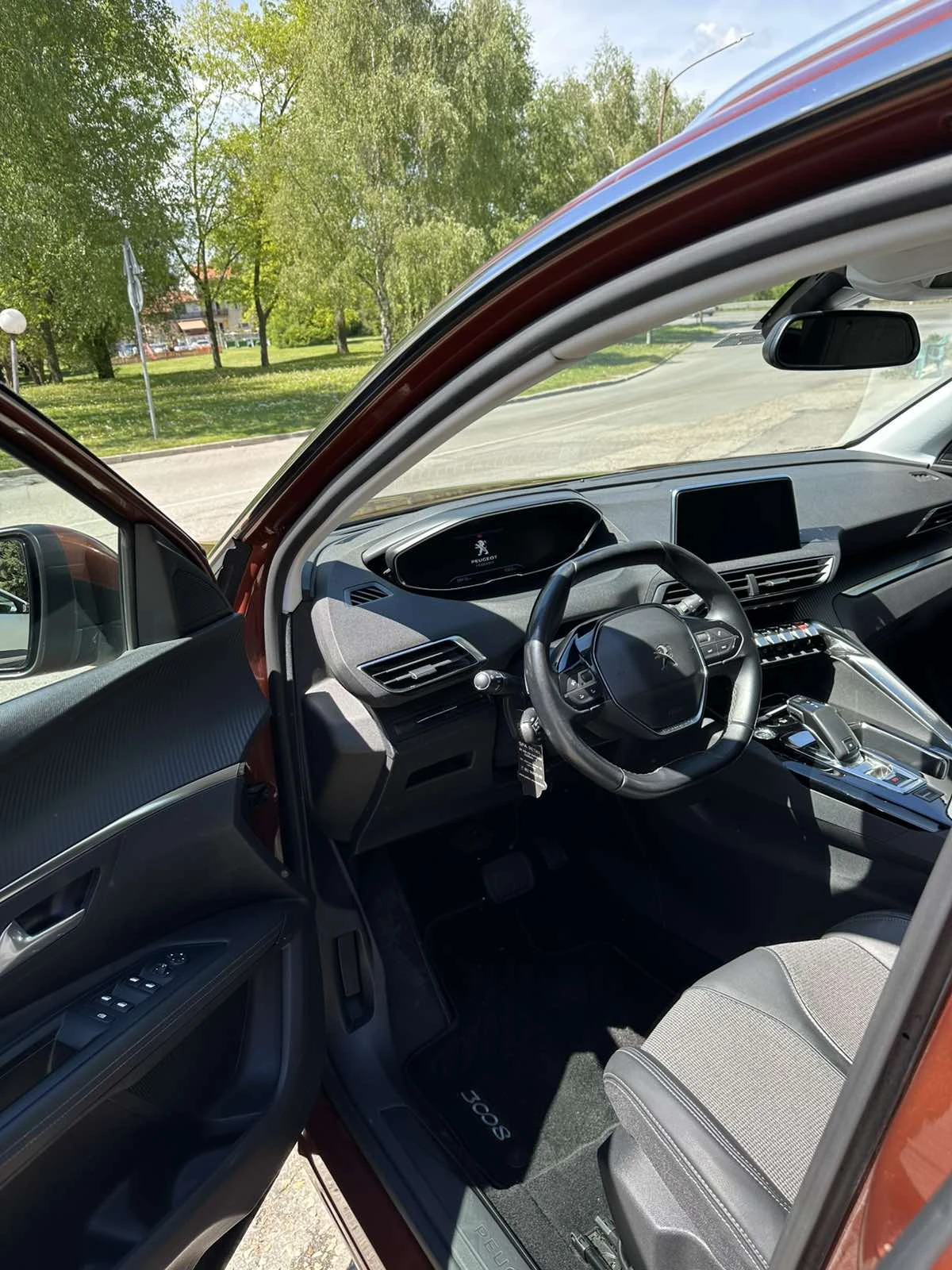 Peugeot 3008 Allure 1.5 EAT8 - изображение 9
