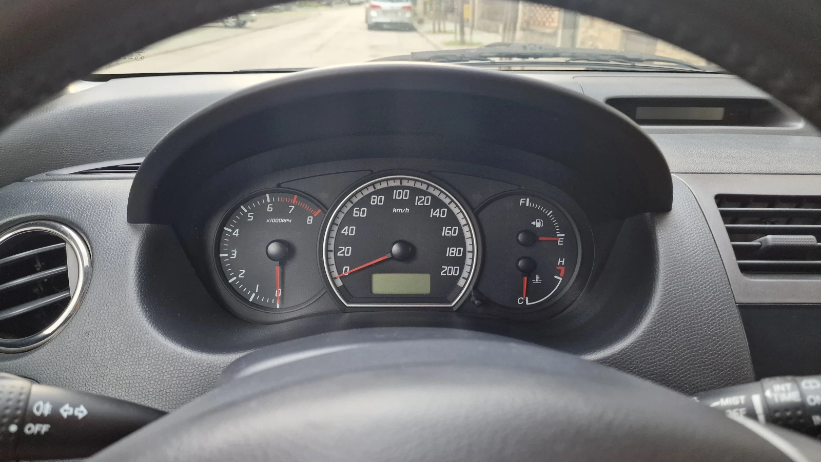 Suzuki Swift  - изображение 8
